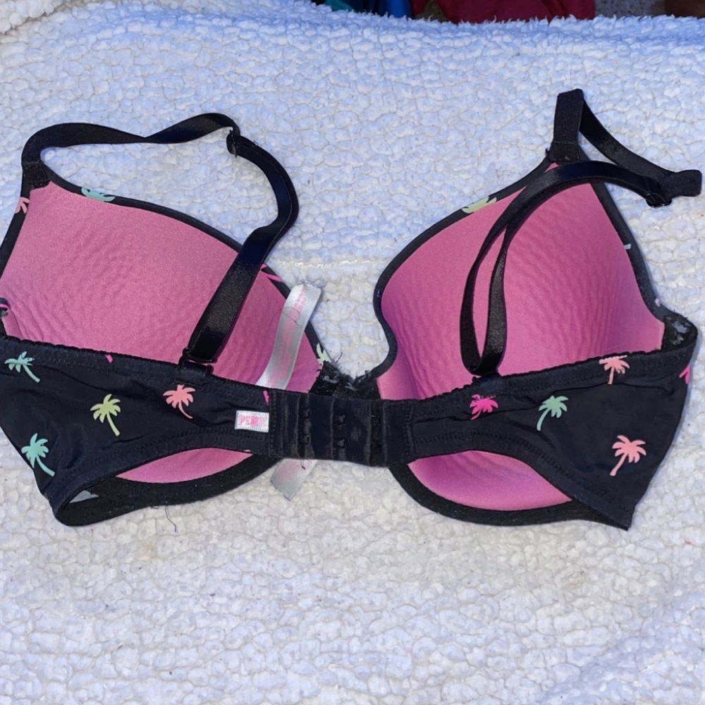 Pink Victoria’s Secret bra - Picture 3 of 3